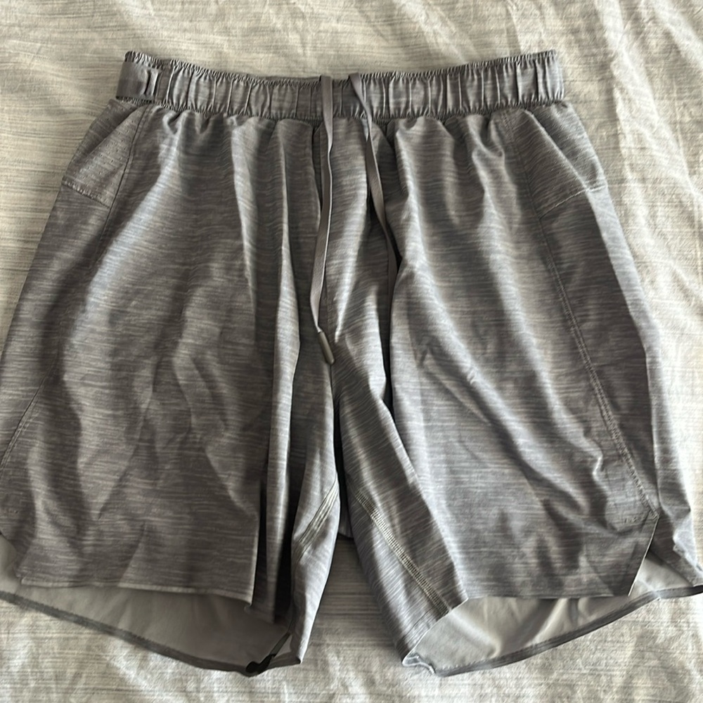 LULULEMON SURGE SHORT 6inch Size small with liner
